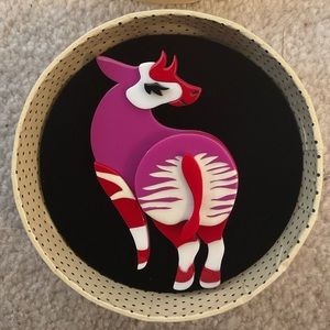 Erstwilder okapi brooch